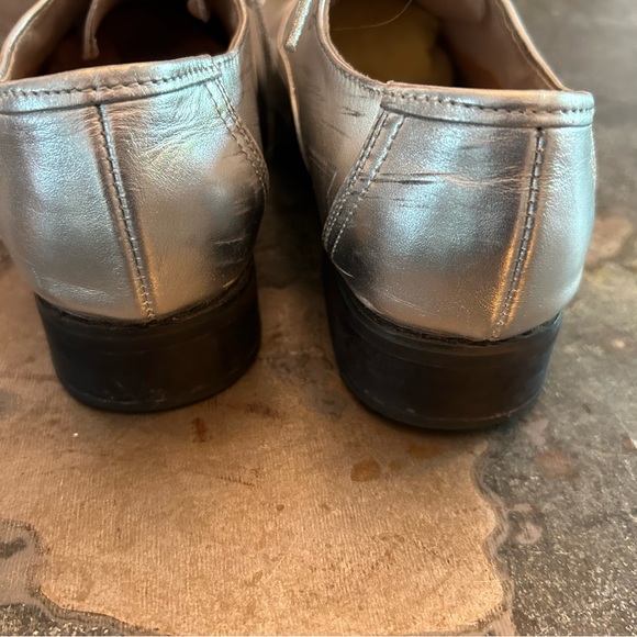 Women’s Silver Leather Oxford’s size 7 - Picture 5 of 5